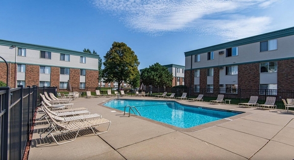 Primary Photo - Como Park Apartments