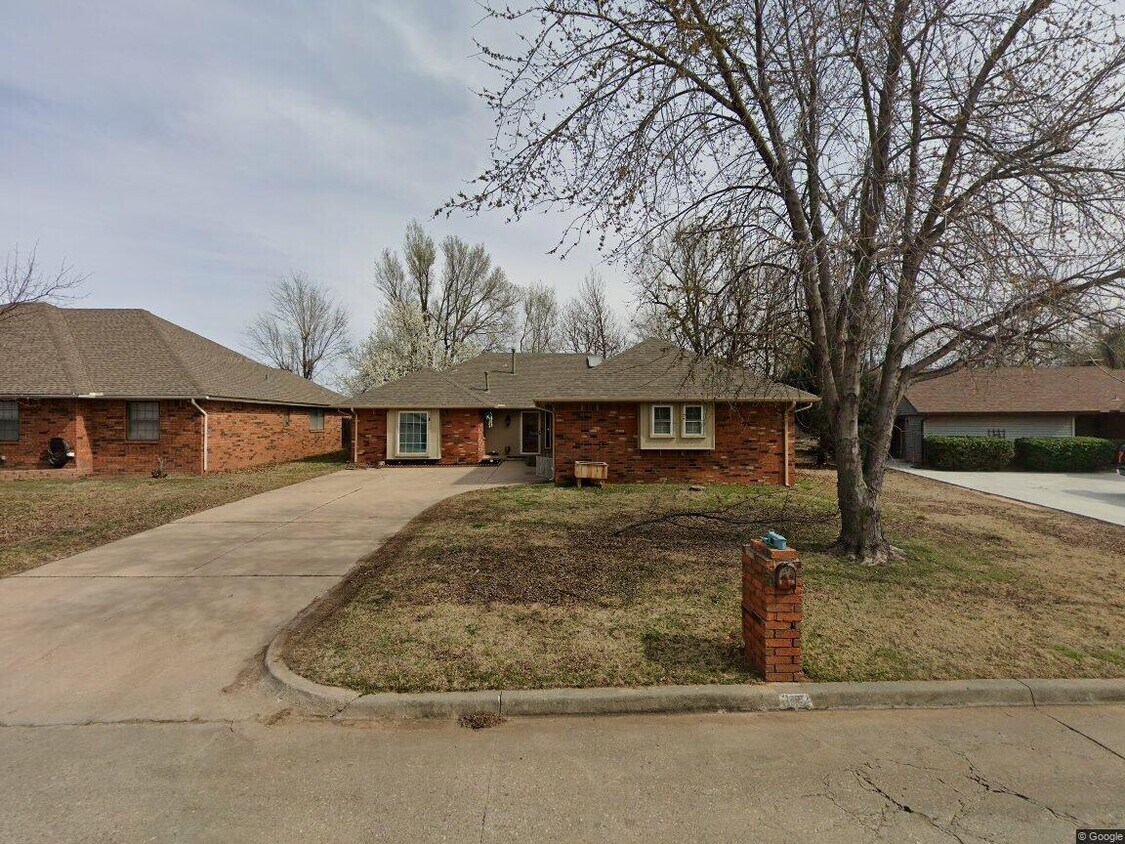 Foto principal - 312 Christopher Todd Dr