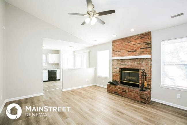 Building Photo - 2839 Hazelview Ln