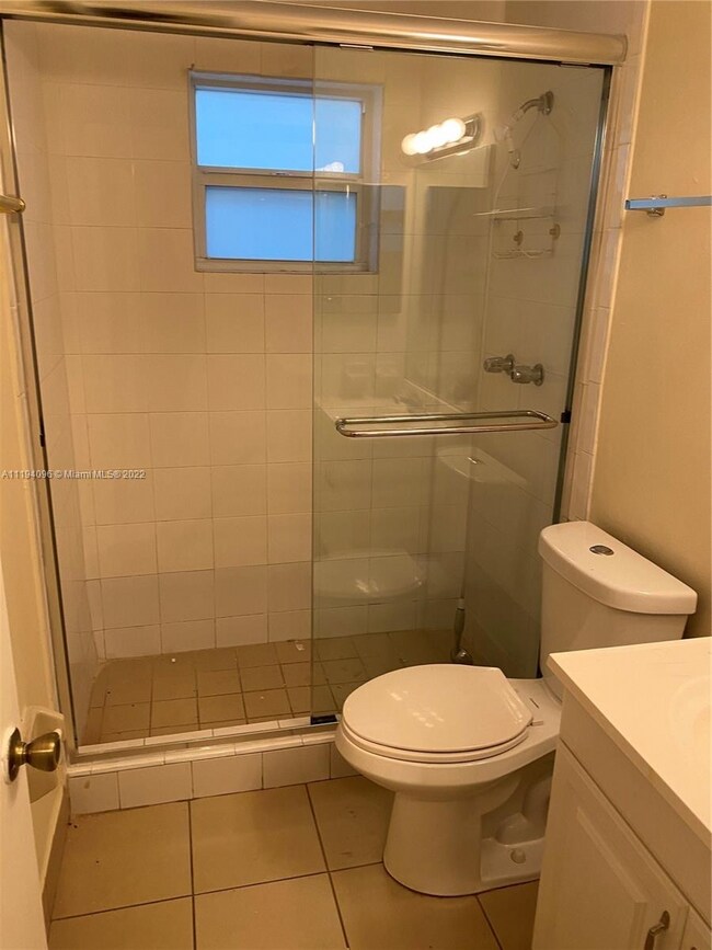 Building Photo - 535 W 79th Plz