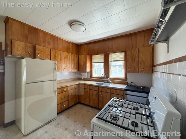 Photo - 105 Bromfield Rd Unit #2 Apartment