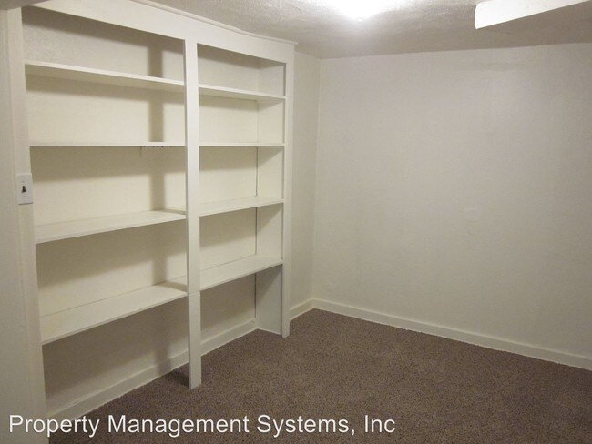 Foto del edificio - 135 B St