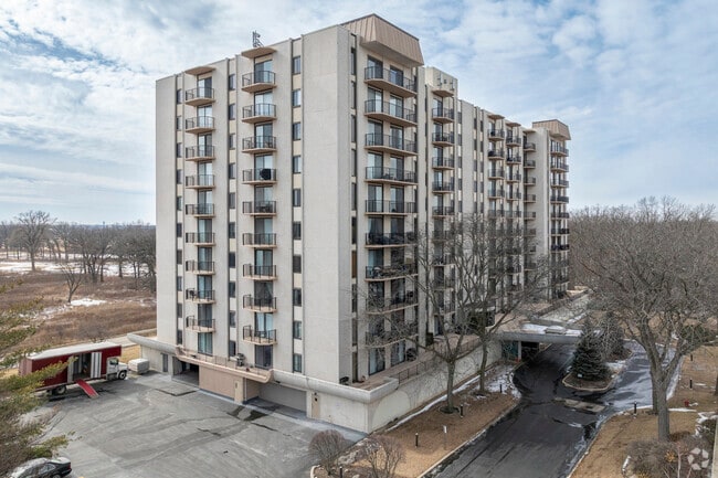 Brookwood on the Greens