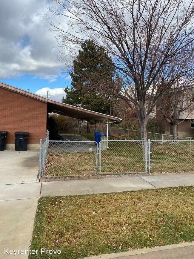 Building Photo - 385 S 400 E