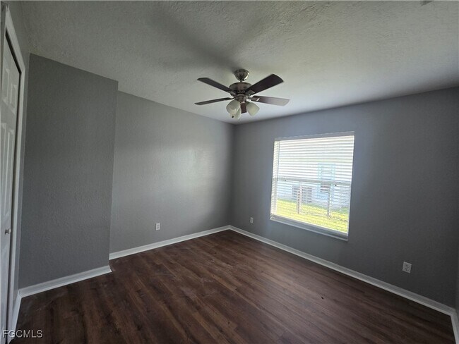 Foto del edificio - 2143 SW 5th Pl
