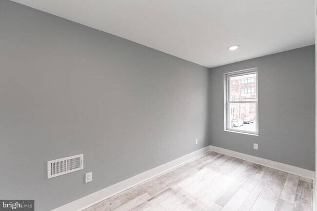 Building Photo - 3252 Miller St