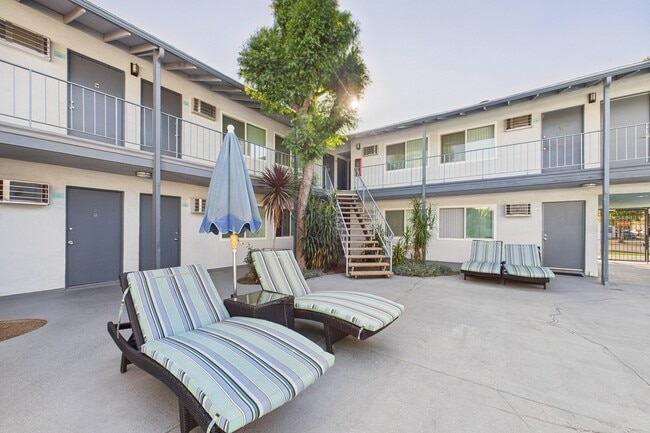 Building Photo - Aqua South