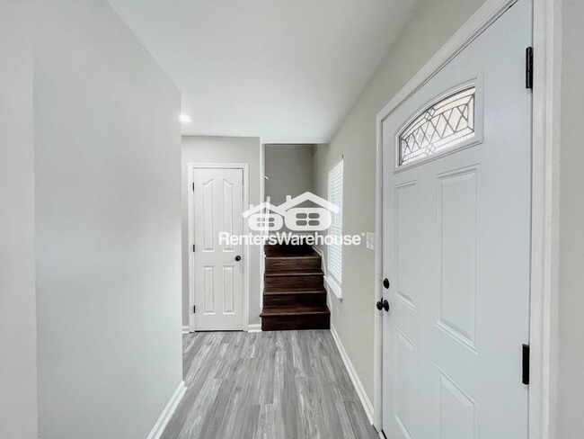 Building Photo - 1054 Ivaloo St