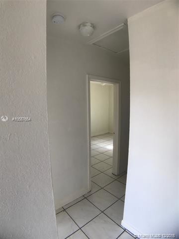 Foto del edificio - 1321 NW 28th St