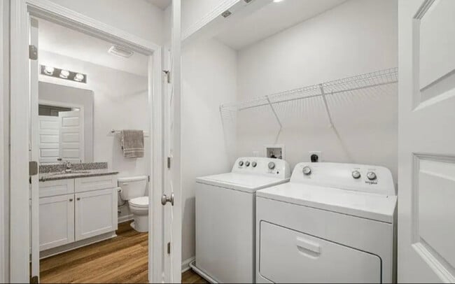 Building Photo - 1728 Jakes Dr