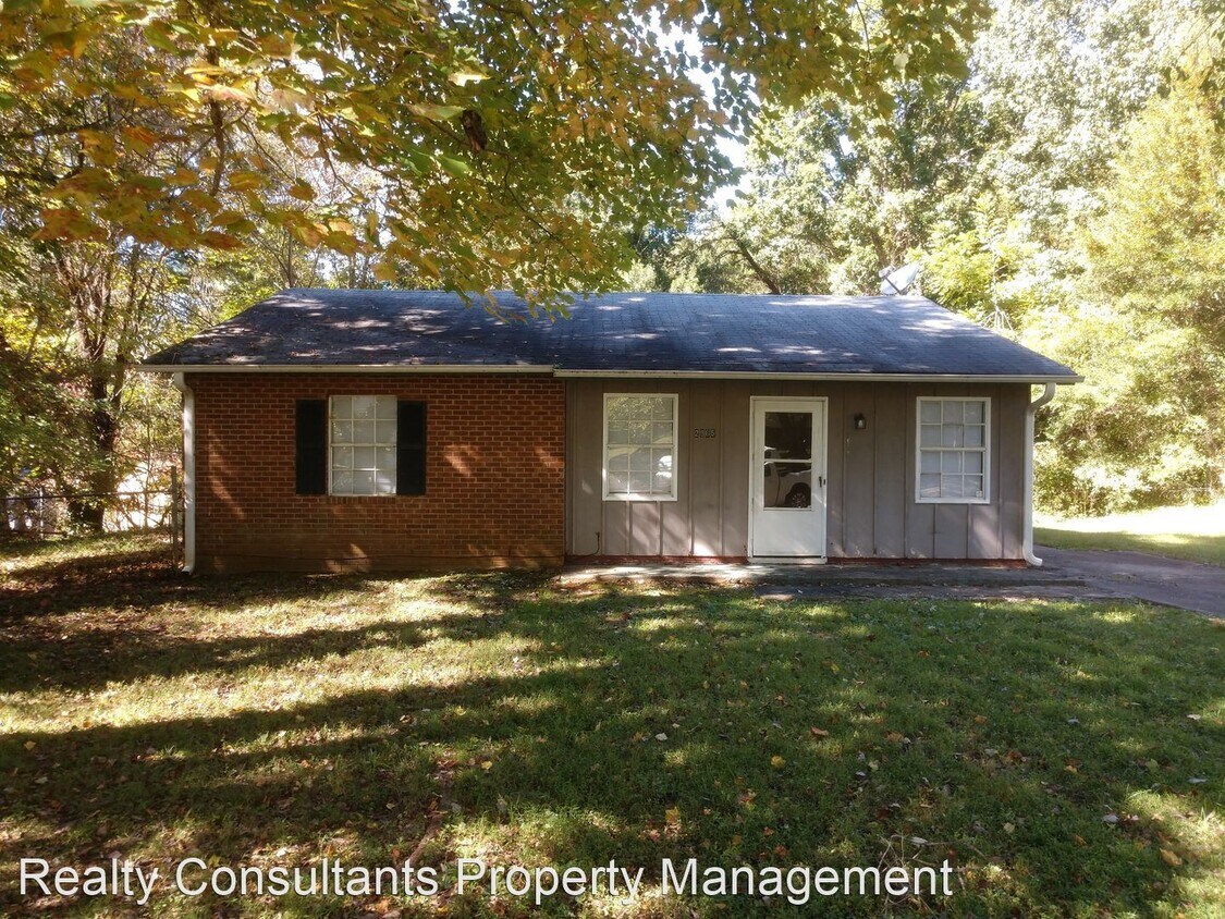 Primary Photo - 3 br, 1.5 bath House - 2865 Laguna Ave.