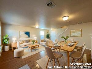 Foto del edificio - 8219 Maple Meadow Dr