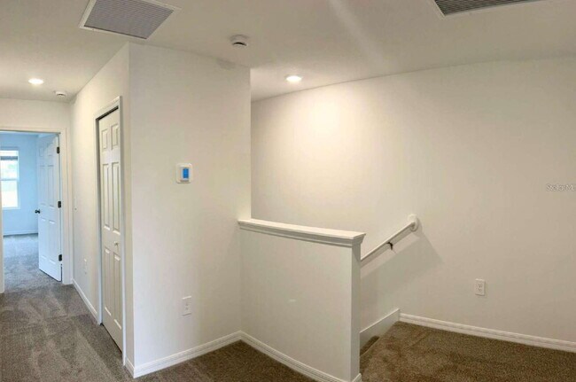 Foto del edificio - Charming 3-Bedroom Townhome with Private Yard in Clermont