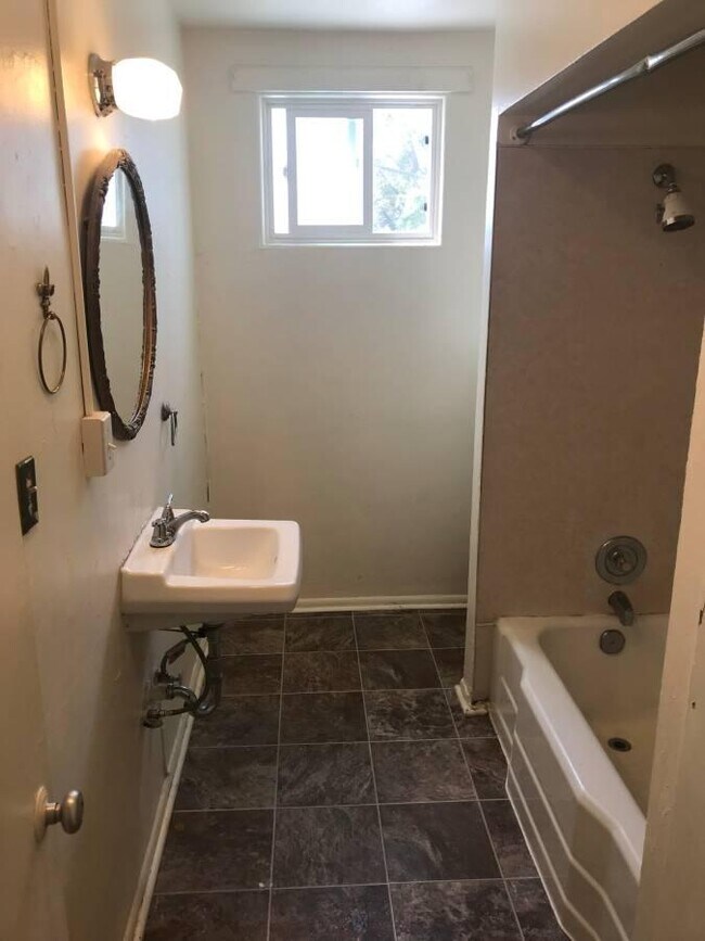 Foto del edificio - 2 bedroom in Seattle WA 98102