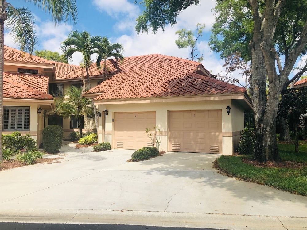 Primary Photo - Beautiful Naples condo Berkshire Lakes