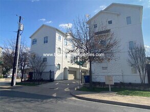 Building Photo - 1537 Sienna Ct