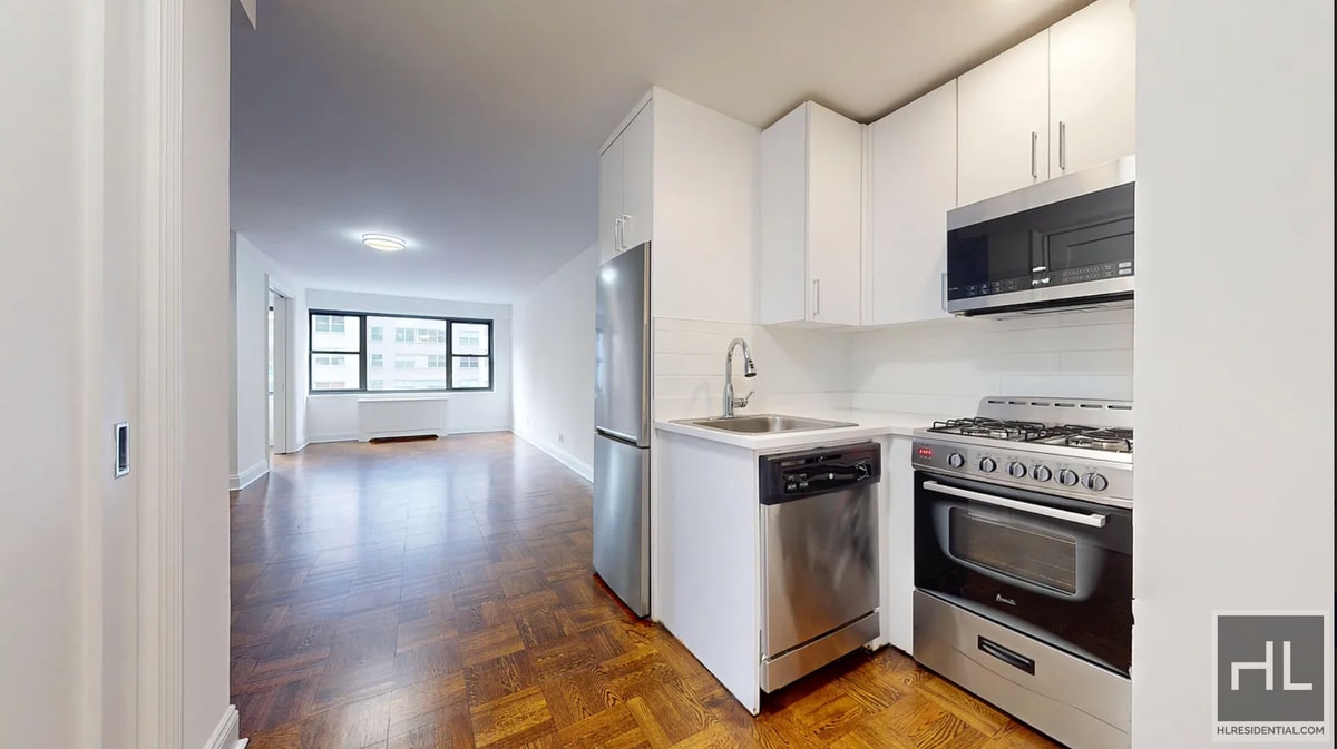 Building Photo - EAST 56 STREET