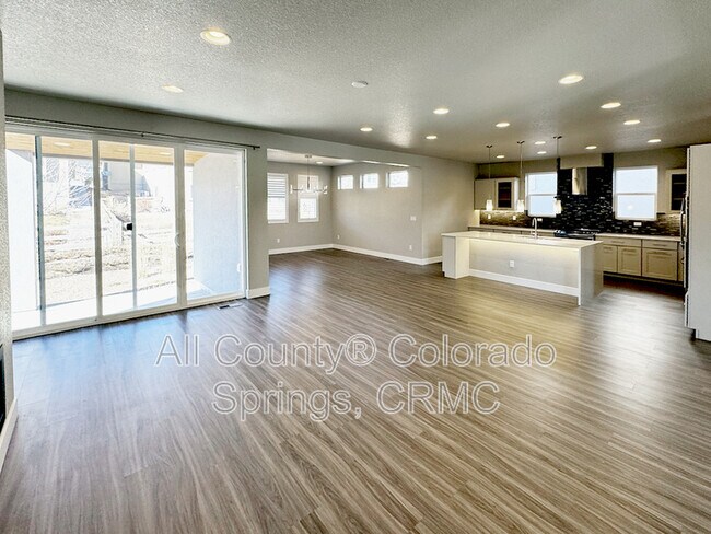 Foto del edificio - 9262 Kathi Creek Dr