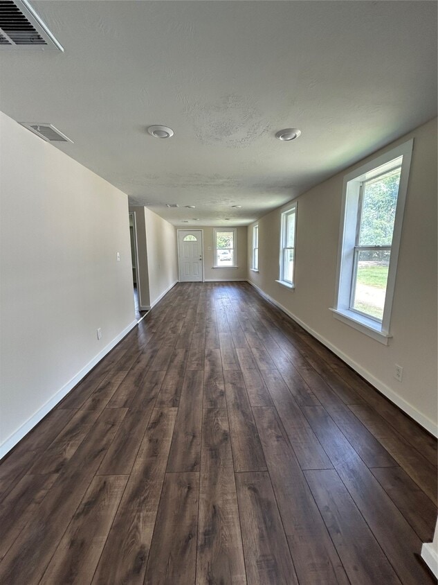 Building Photo - 5822 Edna St