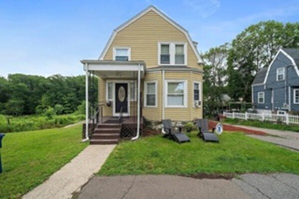 Primary Photo - 8 Elm Terrace