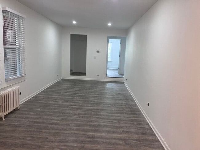 Building Photo - 215 Lexington Ave