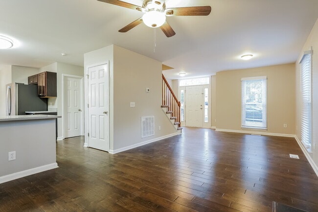 Building Photo - 2821 Clerkenwell Way