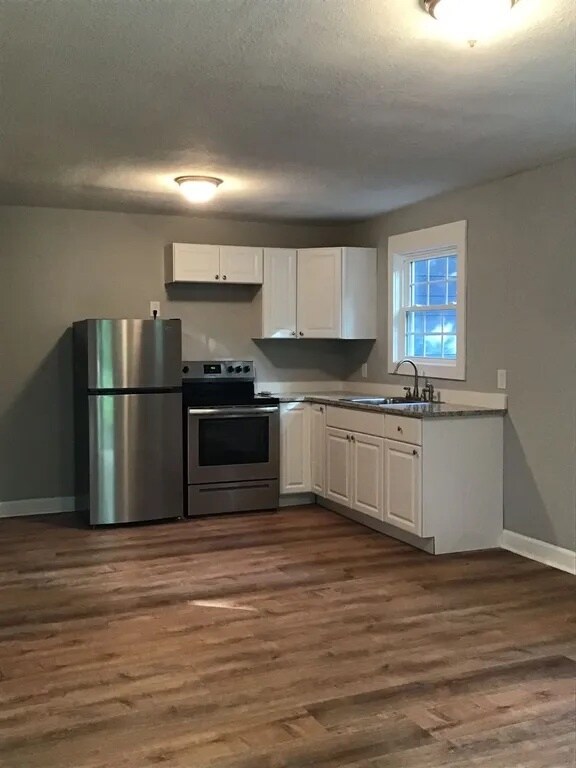 Foto principal - 604 Lester Rd