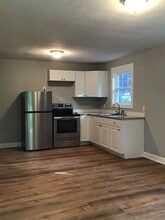 Building Photo - 604 Lester Rd