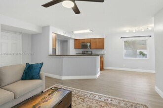 Building Photo - 9999 Summerbreeze Dr