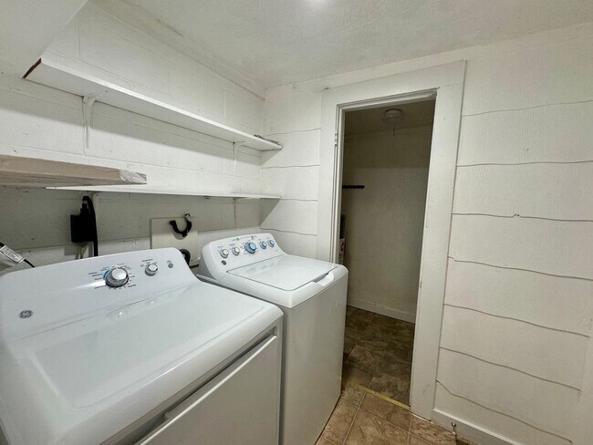 Foto del edificio - Location, Community, and Quality Living, S...
