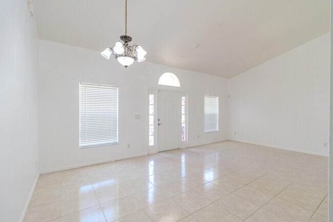 Building Photo - 3631 SW Kasin St