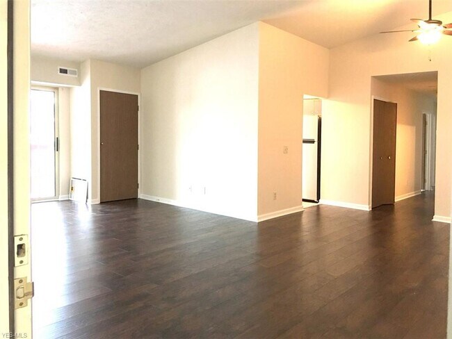 Foto del edificio - 27087 Oakwood Cir