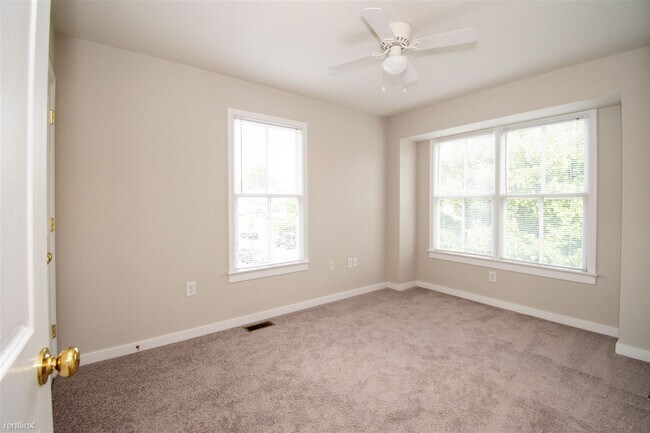 Building Photo - 3 br, 2.5 bath House - 2601 O St