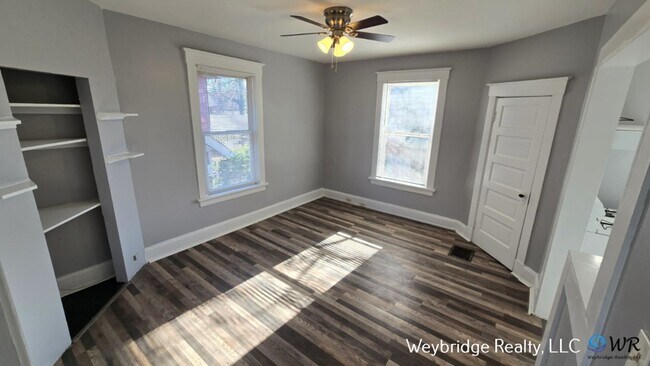 Foto del edificio - 407 Jackson Ave