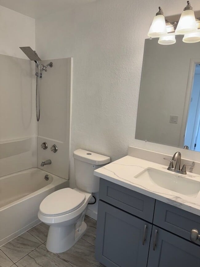 Foto del edificio - 401-403 Elizabeth Way