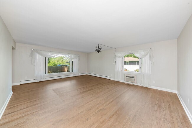 Building Photo - 409 S Hamilton St