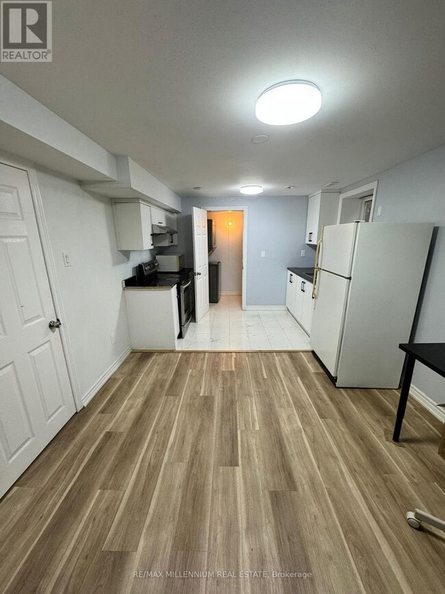Building Photo - 28 Bramhall Ct