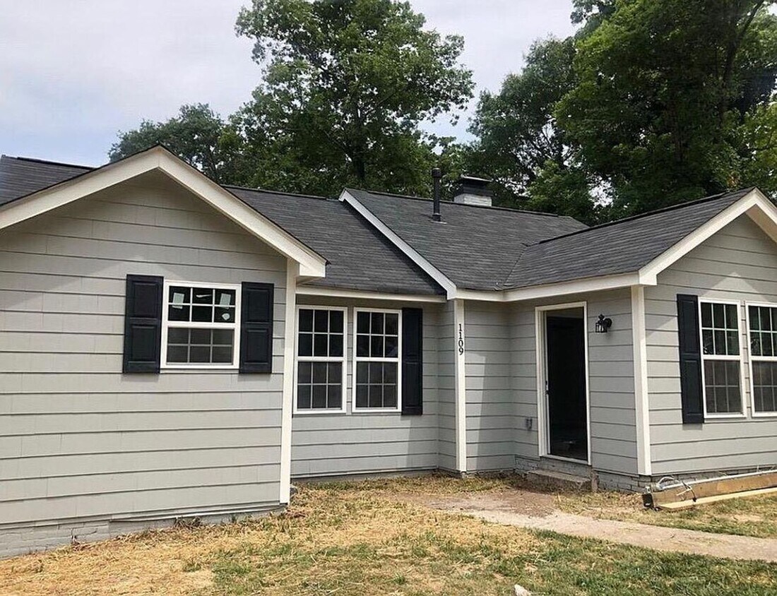 Foto principal - Charming 2 bedroom home in Gainesville!