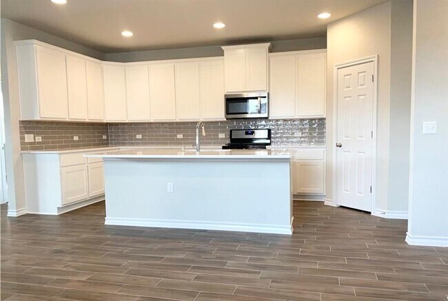 Building Photo - 12009 Pino Alto Dr