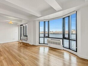 Building Photo - 35-40-40 30th St