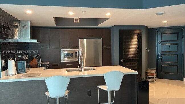Foto del edificio - 250 Sunny Isles Blvd