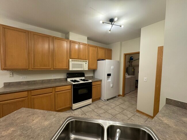 Foto del edificio - 9018 Concord Ln