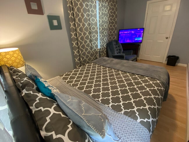 Foto del edificio - 1930 Reese Ave