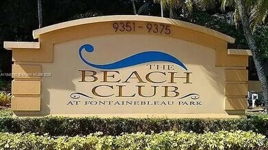 Building Photo - 9355 Fontainebleau Blvd