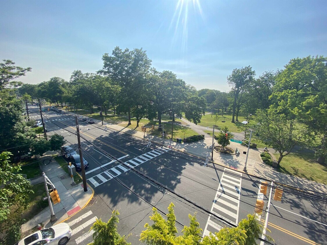 Foto principal - 1080 John F. Kennedy Blvd