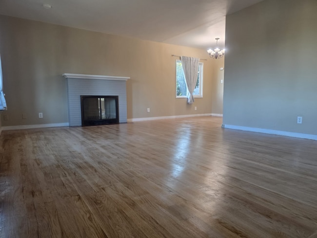 Building Photo - 17xxx Ehle St