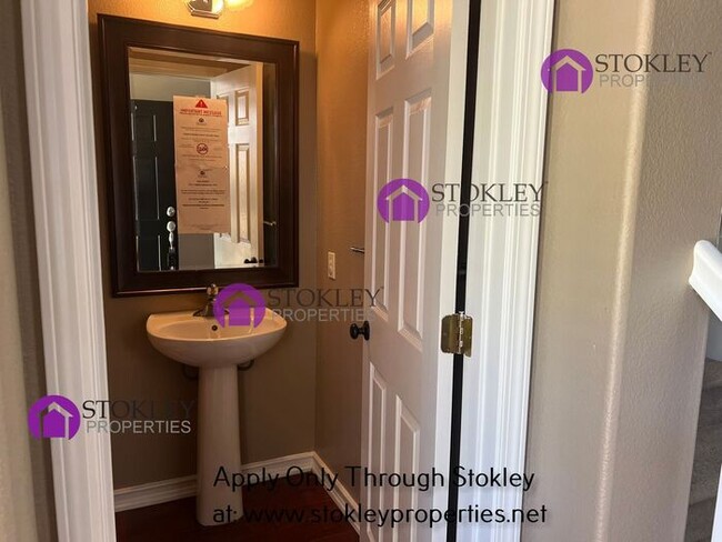 Foto del edificio - Stokley Properties Presents 123 Knights Bi...