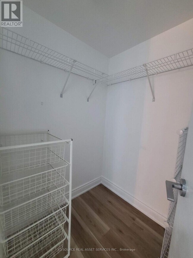 Photo du bâtiment - 219 Fort York Blvd