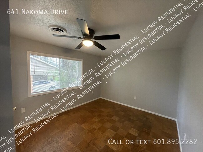 Foto del edificio - Updated 4-Bedroom Home with 2 Full Baths i...
