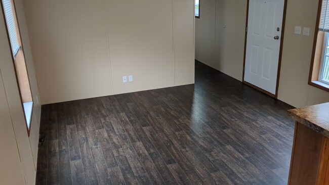 Foto del edificio - 219 Mountain View Rd